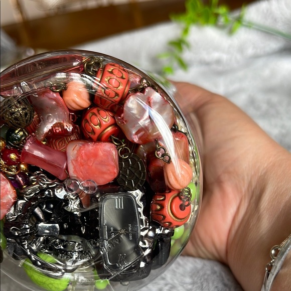 Vibrant Beaded Jewelry Assortment - Picture 4 of 5